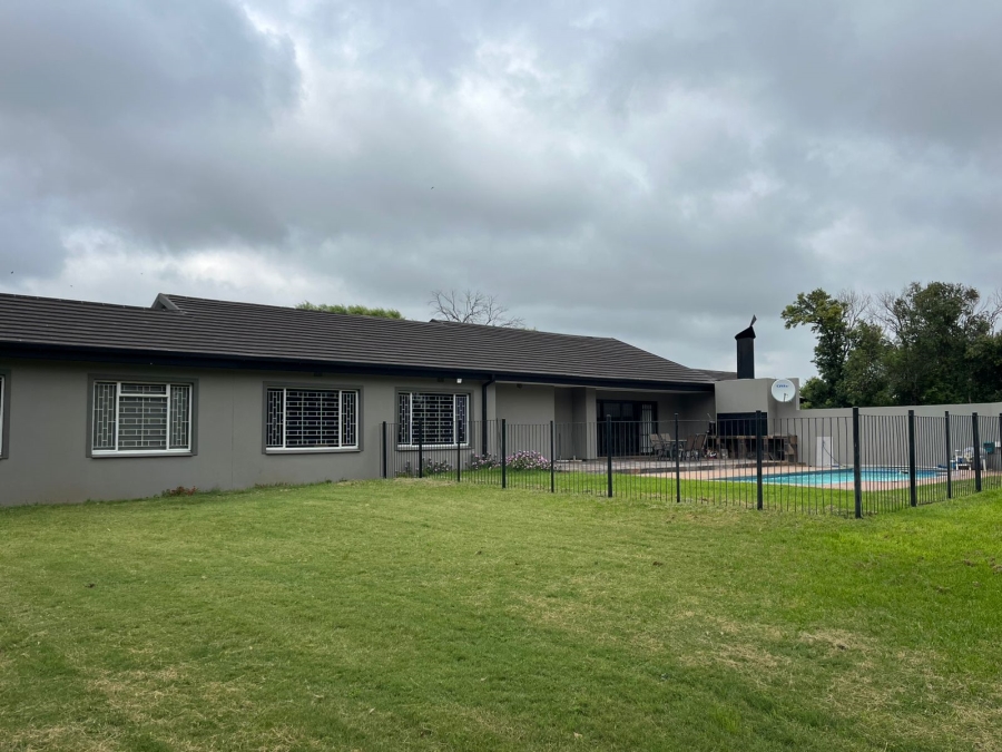 8 Bedroom Property for Sale in Bloemfontein Rural Free State